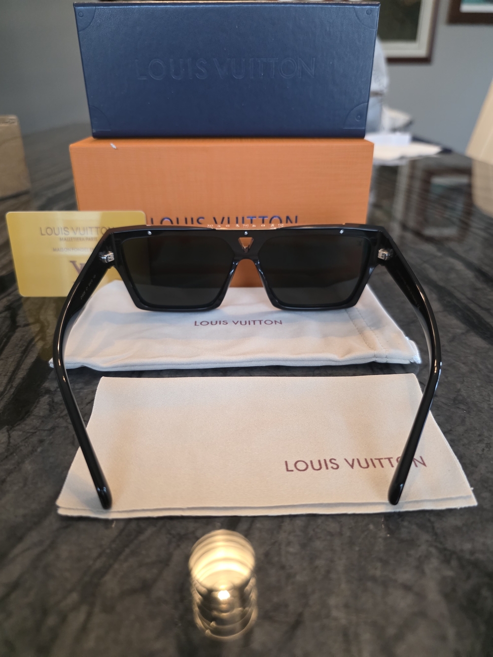 NWT UNISEX Louis Vuitton 1502 Evidence Black & Gold Shield Sunglasses - Picture 6 of 14